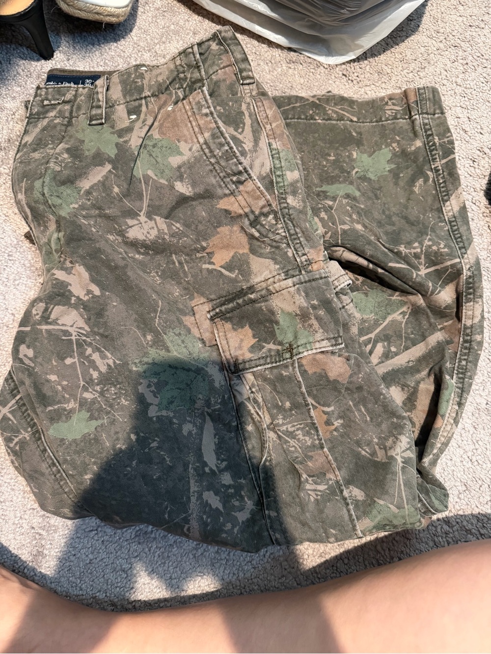 Abercrombie & Fitch Baggy Cargo Shorts - Olive Green & Brown
